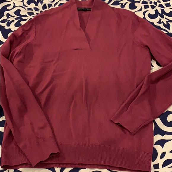 Sweater - Picture 1 of 2